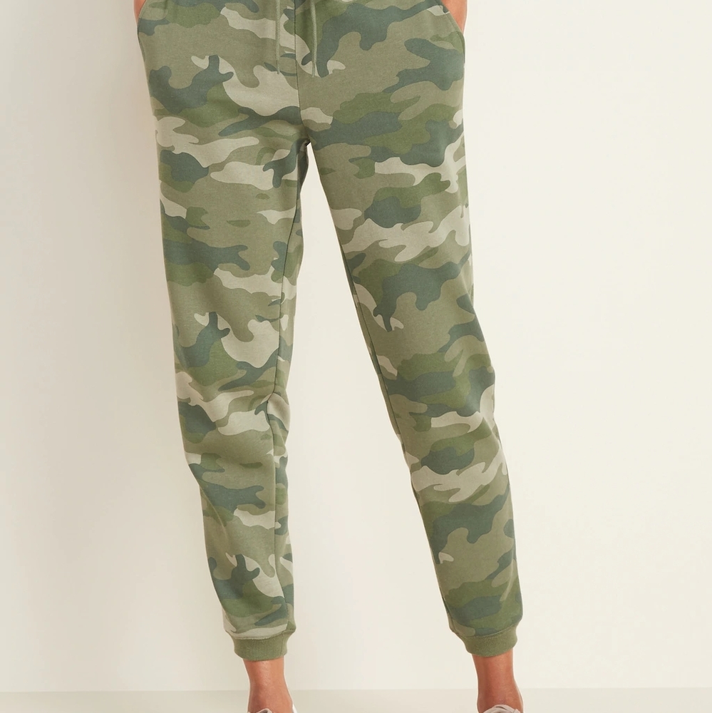 Worn once Camo joggers